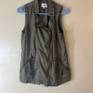 American Eagle Outfitters Sleeveless Green Utility Vest Size XS